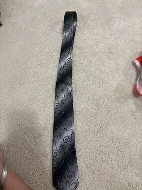 Van Heusen Black and Silver Swirl Pattern Men's Tie